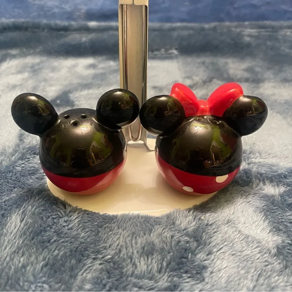 Disney Salt & Pepper Mickey ❤️Minnie